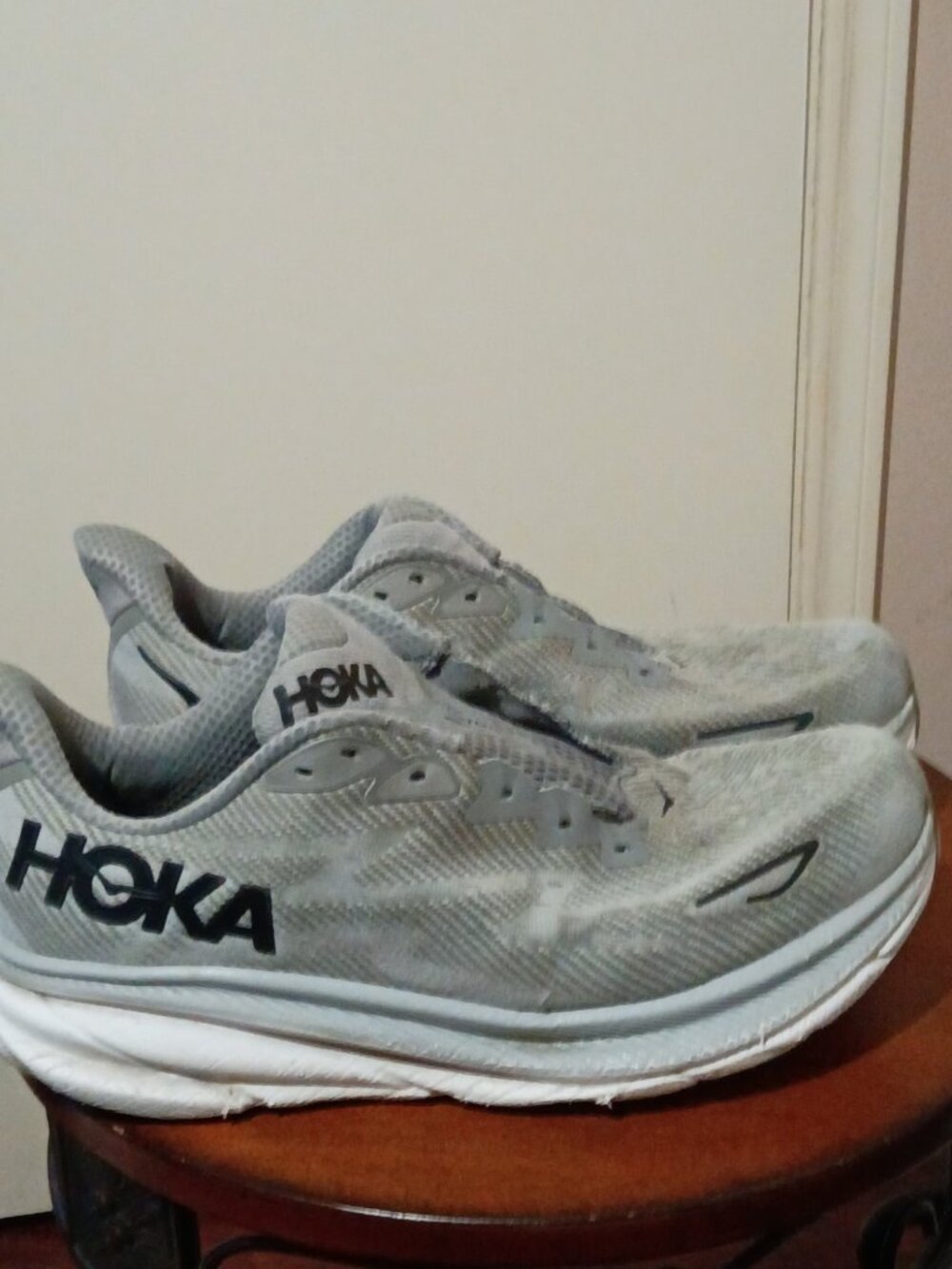 Hoka One One Mens Clifton 9 1132210 HMBC Gray Sneaker Shoes Size 11 2E